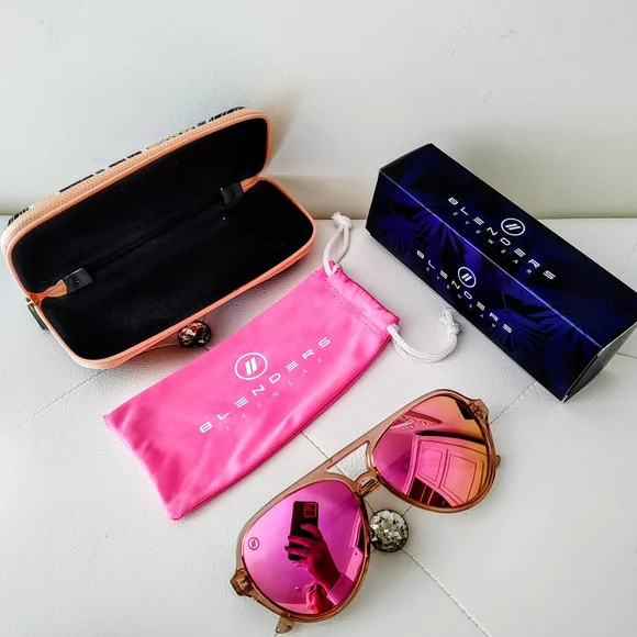 ~~BLENDERS🩷Skyway Sunglasses~~ - Picture 14 of 15